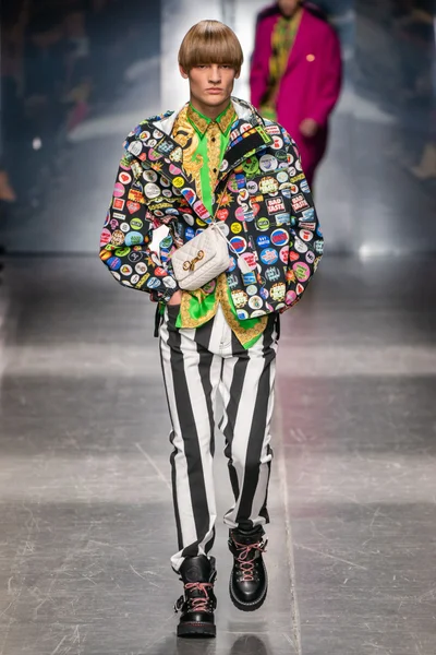 Look 25
